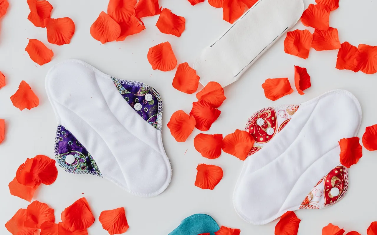 Choisir entre culotte menstruelle et cup menstruelle sans se tromper